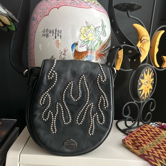 Vintage Harley-Davidson Mini Black Crossbody Bag with Silver Accents 8"x7"x1.5" - Picture 7 of 16